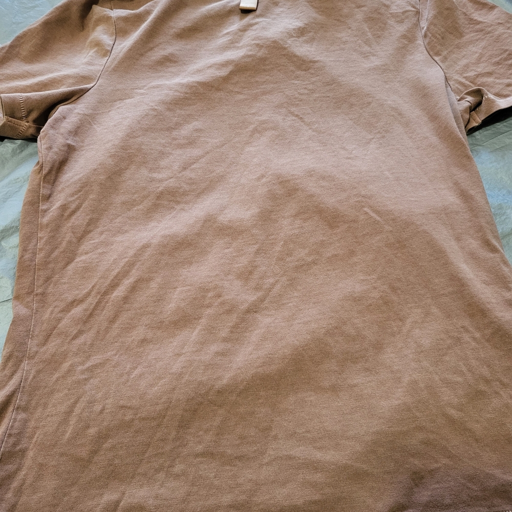 SKIMS Camel Outdoor Tshirt and Leggings Set - Picture 11 of 15